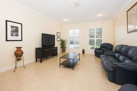 Colonial Court Villas - Kingaroy Accommodation 8