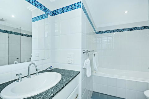 On The Beach Getaway - Kingaroy Accommodation 7