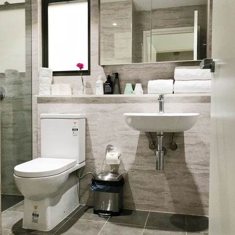 Modern & Cosy 2-Bedroom Apartment Hornsby - Kingaroy Accommodation 12