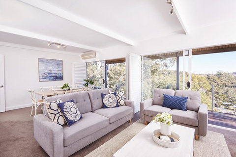 Bright And Spacious Family Home With Leafy Deck - Kingaroy Accommodation 0