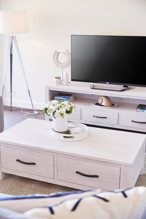 Bright And Spacious Family Home With Leafy Deck - Kingaroy Accommodation 15