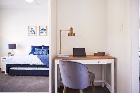 Bright And Spacious Family Home With Leafy Deck - Kingaroy Accommodation 27