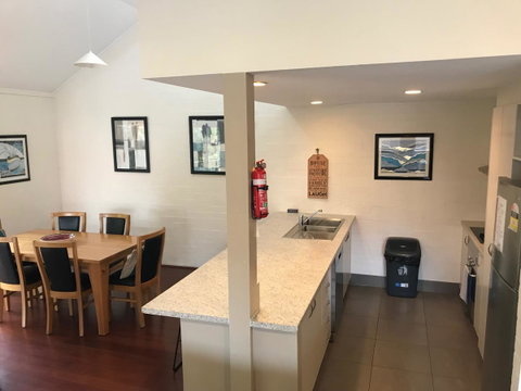 Mariner Bay Apartments - Kingaroy Accommodation 4