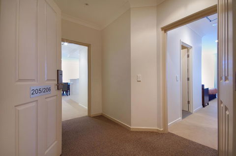 Macquarie Waters Boutique Apartment Hotel - Kingaroy Accommodation 7