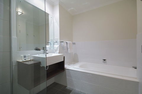 Macquarie Waters Boutique Apartment Hotel - Kingaroy Accommodation 20