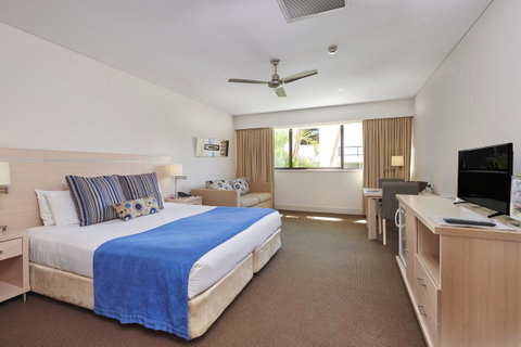 Waves Byron Bay - Kingaroy Accommodation 35