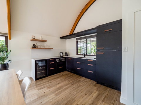 Waves Byron Bay - Kingaroy Accommodation 12