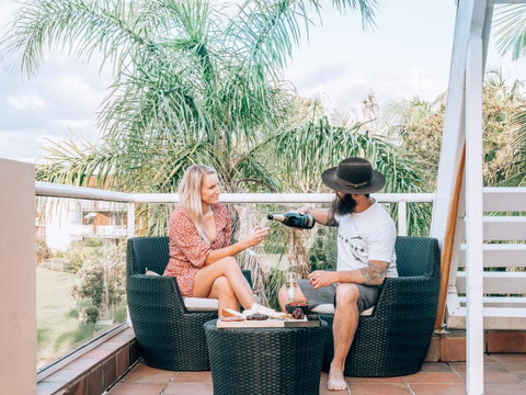 Waves Byron Bay - Kingaroy Accommodation 11