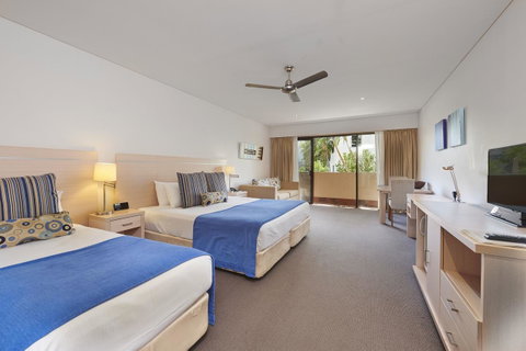 Waves Byron Bay - Kingaroy Accommodation 25
