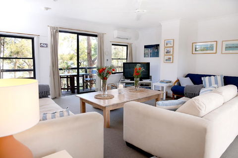 Refuge Cove On Pittwater - Kingaroy Accommodation 5