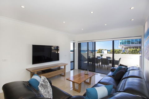 Beachfront 2 - Kingaroy Accommodation 3