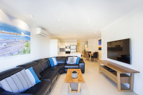 Beachfront 2 - Kingaroy Accommodation 9