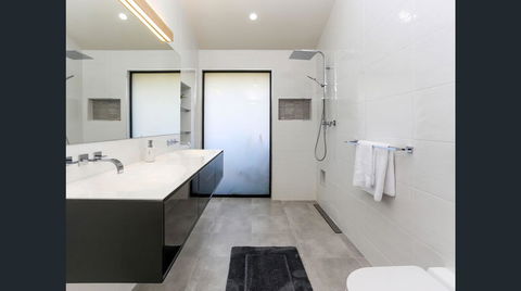 Wine Country Villas - Kingaroy Accommodation 8