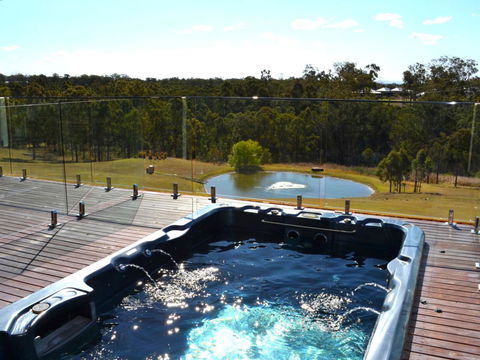 Wine Country Villas - Kingaroy Accommodation 9