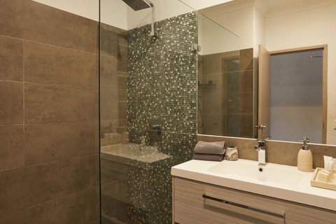 Byron Quarter Apartments - Kingaroy Accommodation 9