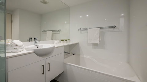 Byron Quarter Apartments - Kingaroy Accommodation 35