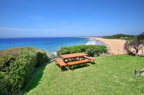 Neptune I Absolute Beachfront I Stunning Views - Kingaroy Accommodation 32