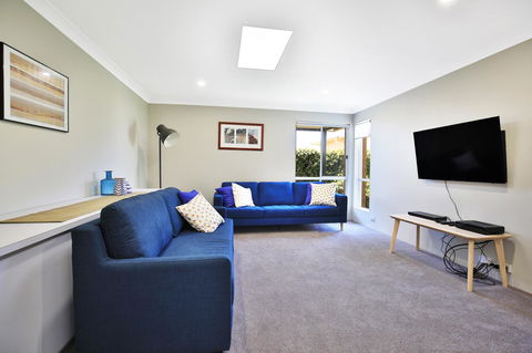 Neptune I Absolute Beachfront I Stunning Views - Kingaroy Accommodation 7