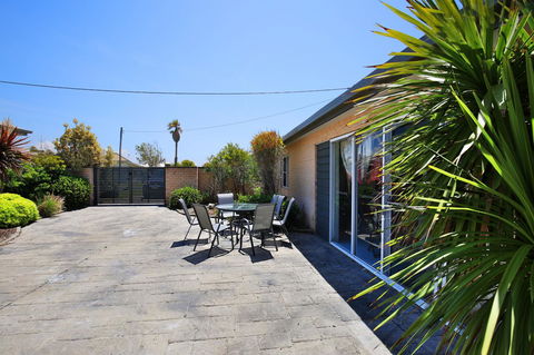 Neptune I Absolute Beachfront I Stunning Views - Kingaroy Accommodation 28