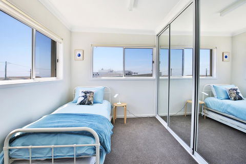 Neptune I Absolute Beachfront I Stunning Views - Kingaroy Accommodation 14