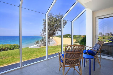 Neptune I Absolute Beachfront I Stunning Views - Kingaroy Accommodation 4