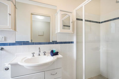Sails Luxury Apartments Merimbula - Kingaroy Accommodation 24