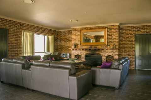 Ironstone Estate Lovedale - Kingaroy Accommodation 2
