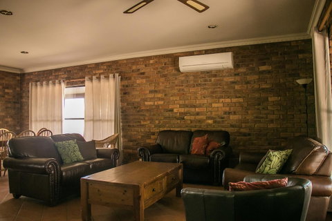 Ironstone Estate Lovedale - Kingaroy Accommodation 16