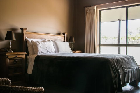 Ironstone Estate Lovedale - Kingaroy Accommodation 22
