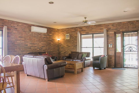 Ironstone Estate Lovedale - Kingaroy Accommodation 18