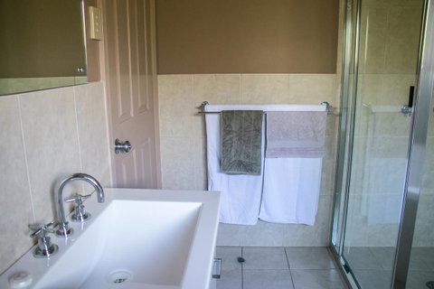 Ironstone Estate Lovedale - Kingaroy Accommodation 27