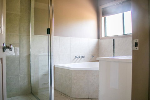 Ironstone Estate Lovedale - Kingaroy Accommodation 6