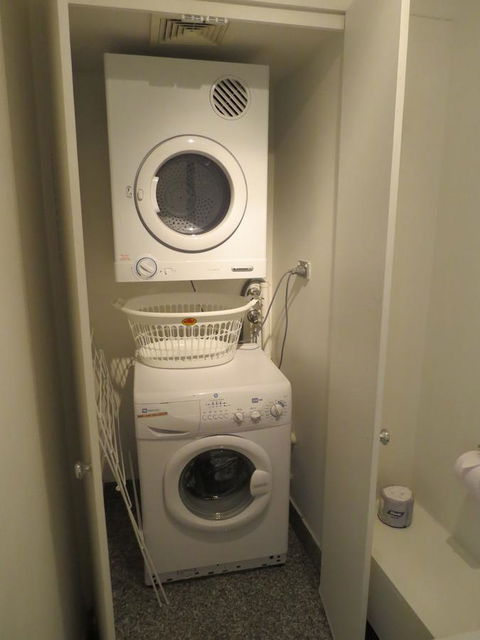 Manly Paradise Motel & Apartments - Kingaroy Accommodation 24