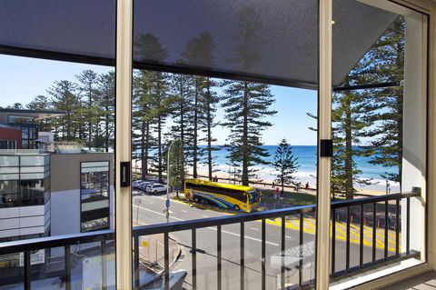 Manly Paradise Motel & Apartments - Kingaroy Accommodation 4