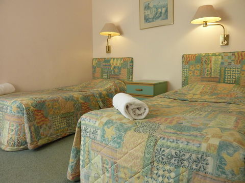 Sapphire Waters Motor Inn - Kingaroy Accommodation 39