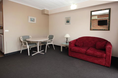 Sapphire Waters Motor Inn - Kingaroy Accommodation 13