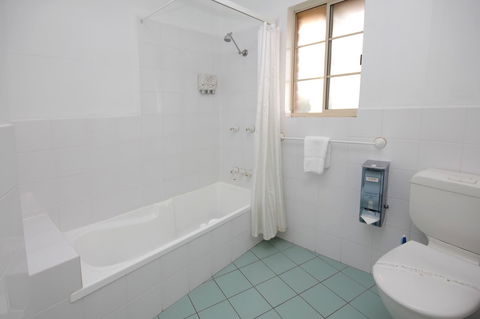 Sapphire Waters Motor Inn - Kingaroy Accommodation 18