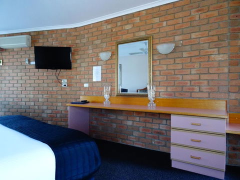 Sapphire Waters Motor Inn - Kingaroy Accommodation 10