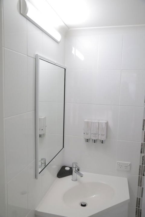Sapphire Waters Motor Inn - Kingaroy Accommodation 11