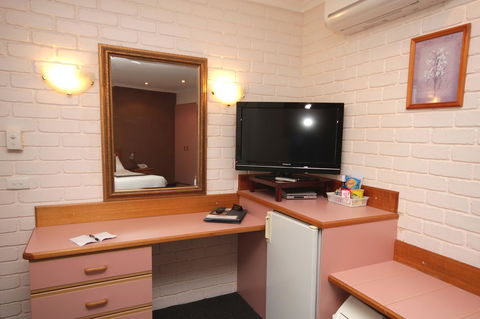 Sapphire Waters Motor Inn - Kingaroy Accommodation 9