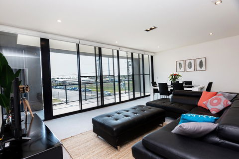 Brand New Executive Apartment - Kingaroy Accommodation 21