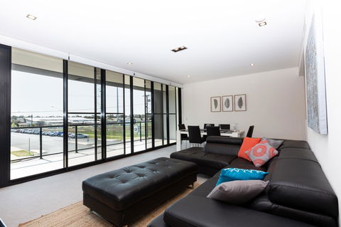 Brand New Executive Apartment - Kingaroy Accommodation 2