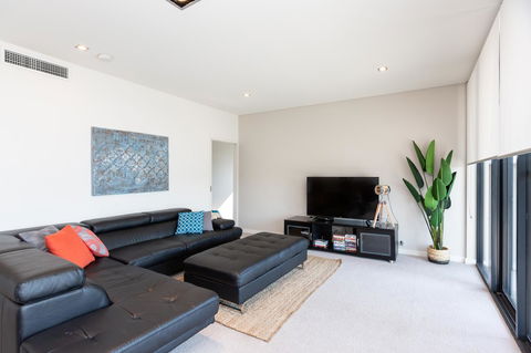 Brand New Executive Apartment - Kingaroy Accommodation 22