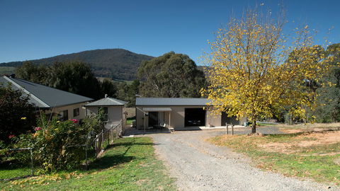 Pound Creek Gallery - Kingaroy Accommodation 9