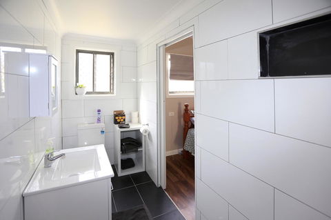 Pound Creek Gallery - Kingaroy Accommodation 6