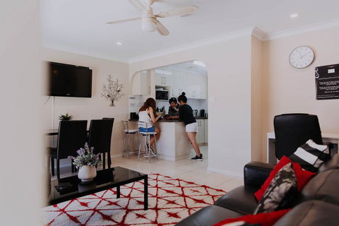Central Wagga Self Catering Apartment - Kingaroy Accommodation 5