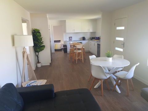 Golden Hill Cottage - Kingaroy Accommodation 8