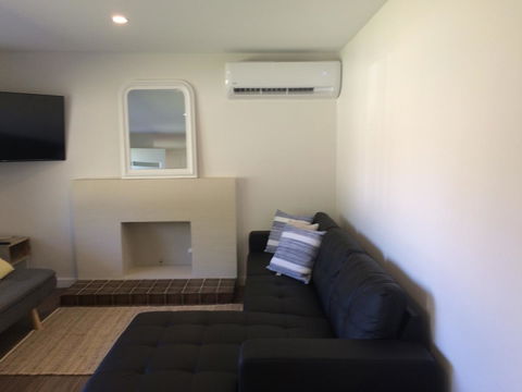 Golden Hill Cottage - Kingaroy Accommodation 13