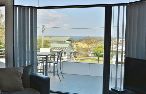 The Boat House - Kingaroy Accommodation 1