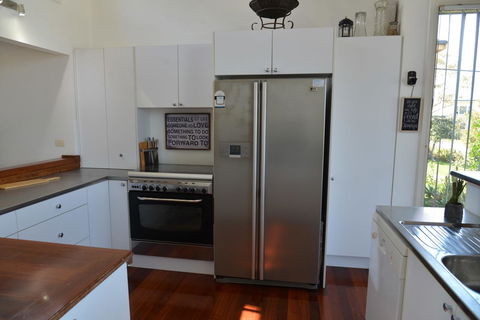 The Boat House - Kingaroy Accommodation 13